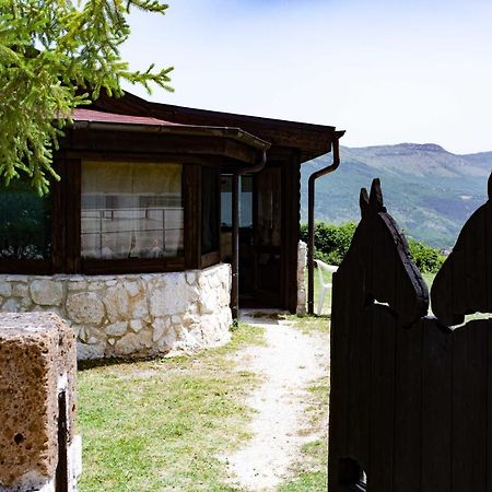 Villa Il Vecchio Olmo Gagliano Aterno Esterno foto