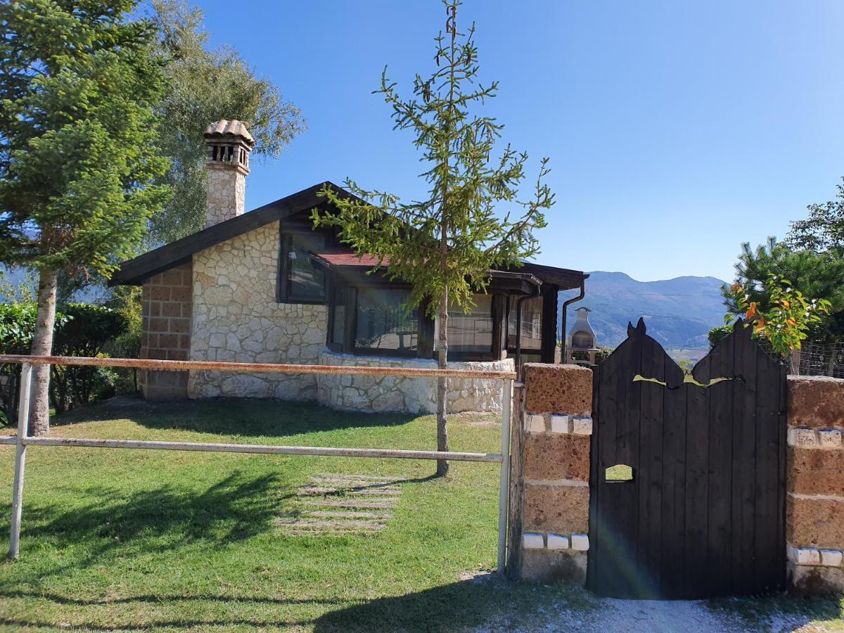 Villa Il Vecchio Olmo Gagliano Aterno Esterno foto