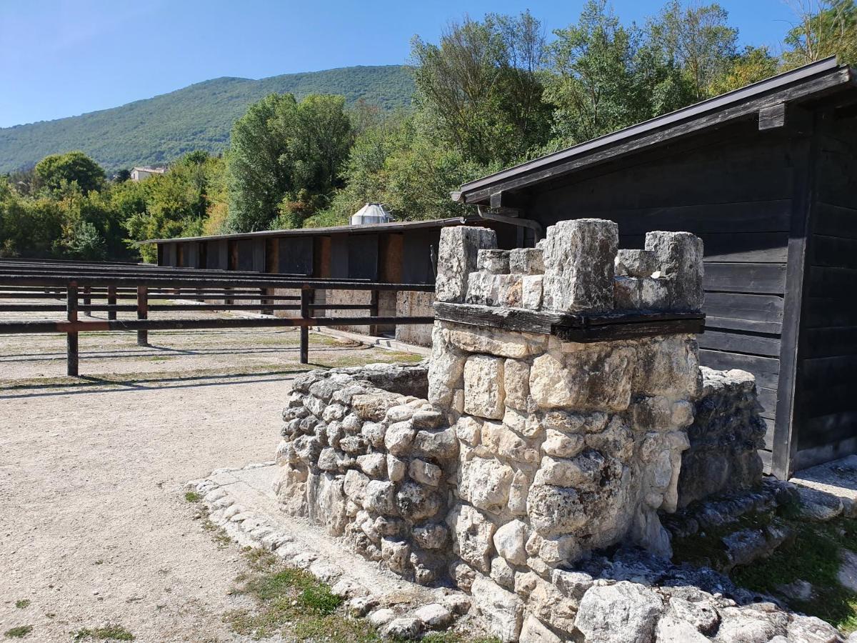Villa Il Vecchio Olmo Gagliano Aterno Esterno foto