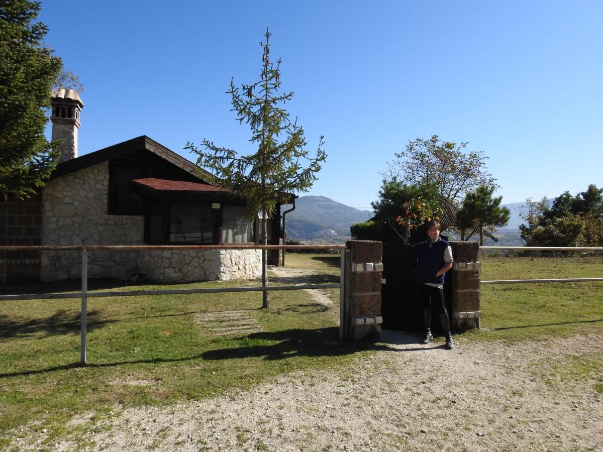 Villa Il Vecchio Olmo Gagliano Aterno Esterno foto