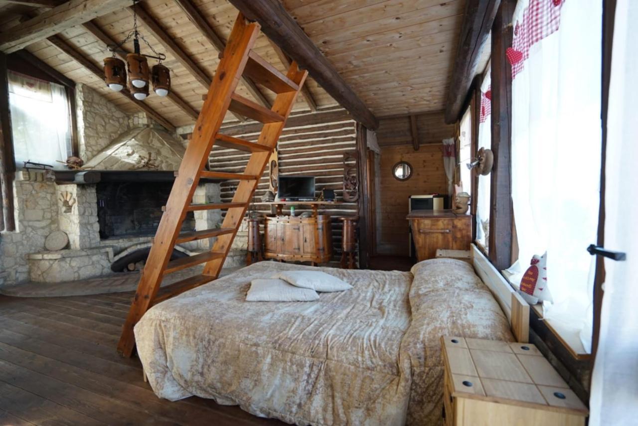Villa Il Vecchio Olmo Gagliano Aterno Esterno foto